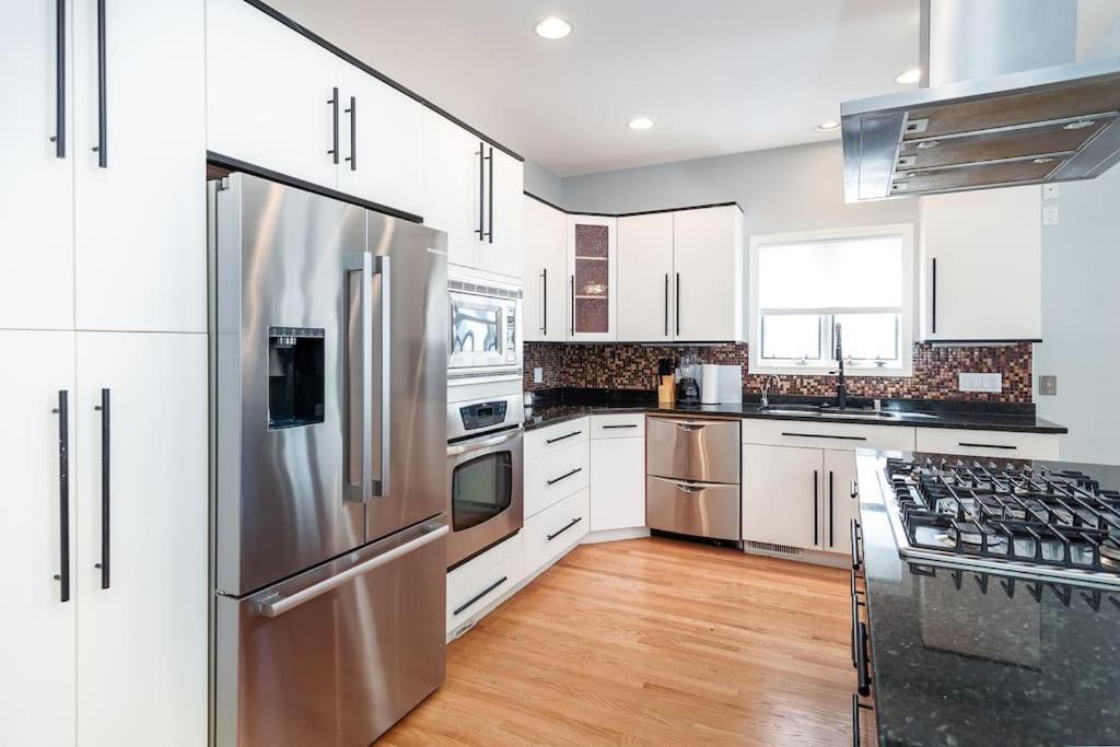 Eclectic Stylish And Cozy Milwaukee Unit Βίλα Εξωτερικό φωτογραφία