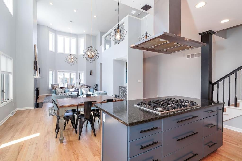 Eclectic Stylish And Cozy Milwaukee Unit Βίλα Εξωτερικό φωτογραφία