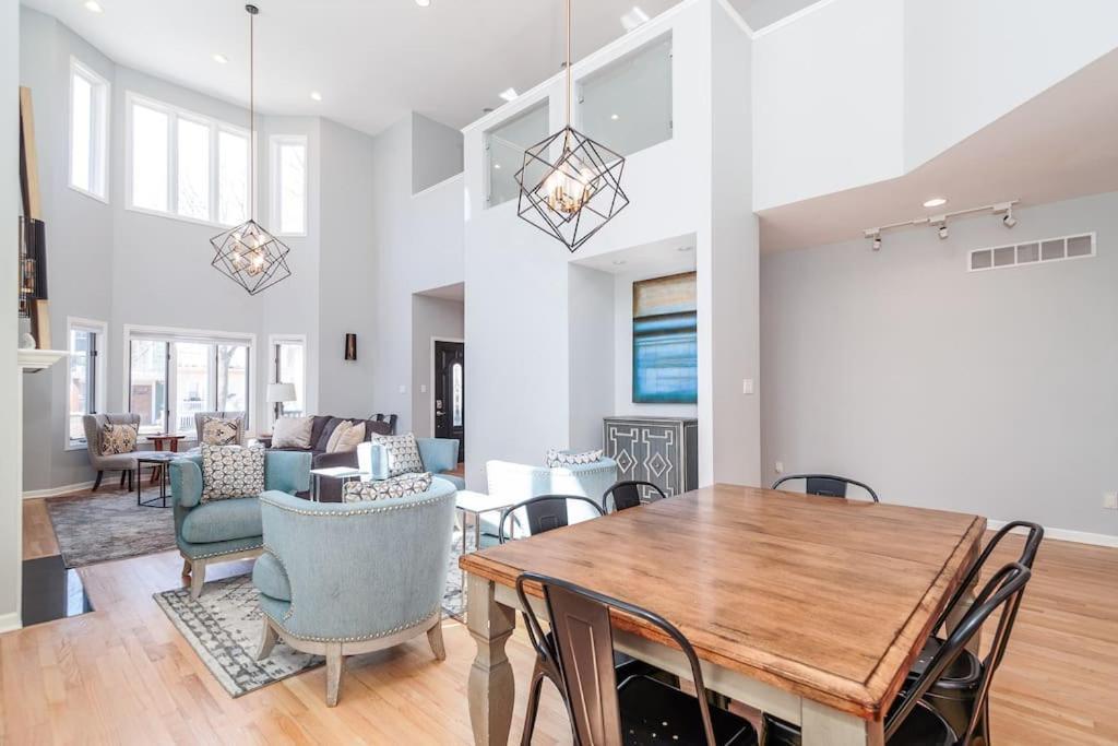 Eclectic Stylish And Cozy Milwaukee Unit Βίλα Εξωτερικό φωτογραφία